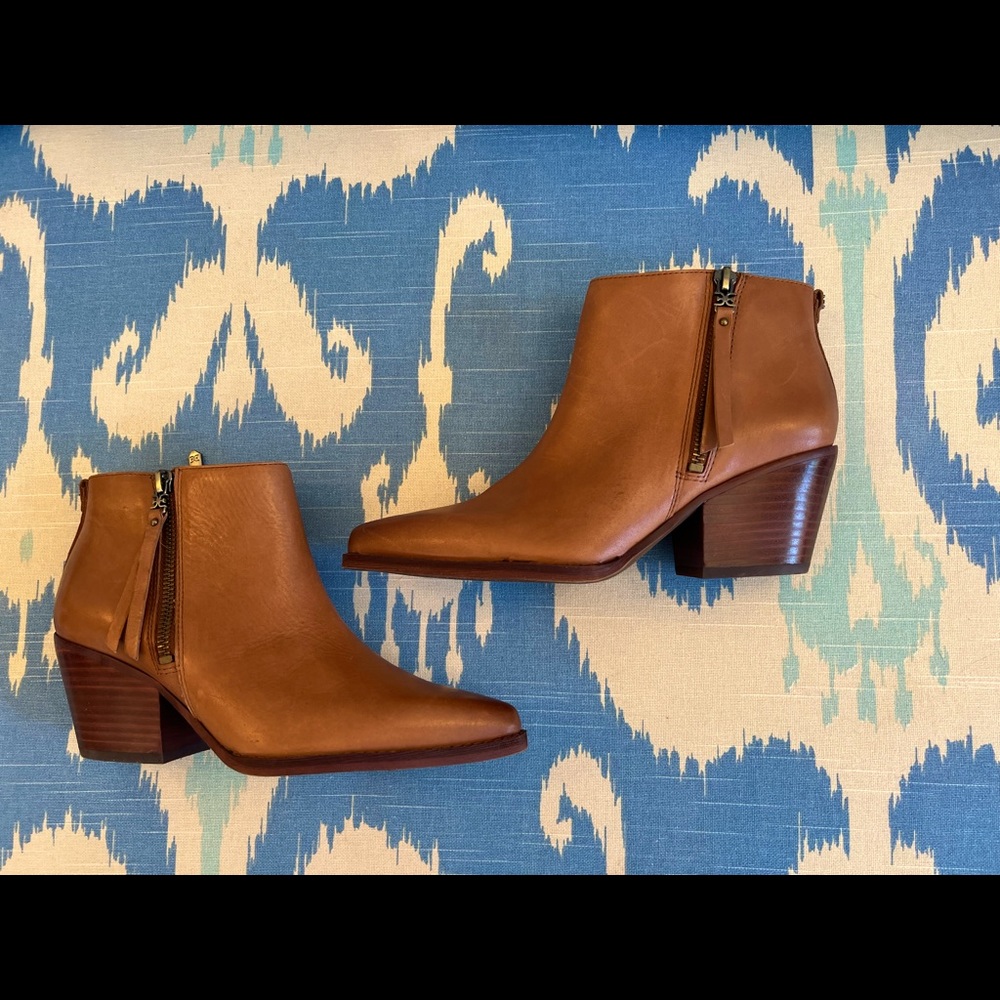 New never worn Sam Edelman brown bootie 6